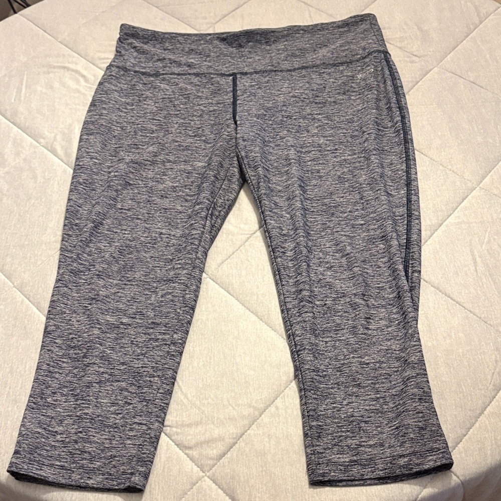 VOGO Athletica Navy Blue Heather Women's Capri Pants